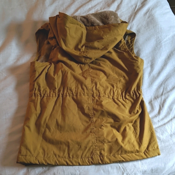 Utility Vest - Picture 3 of 3